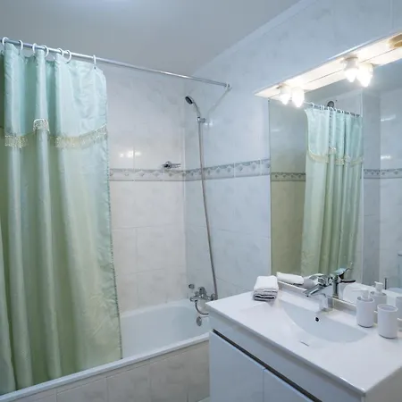 Isabel Charmoso E Bem Localizado Lägenhet