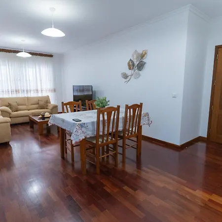 Апартаменты Isabel Charmoso E Bem Localizado